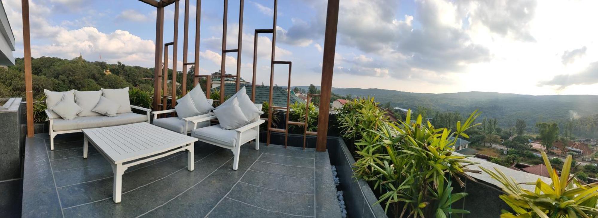 Leela Resort, The Exotic Boutique Hotel - Pure Veg มหาบาเลชวาร์ ภายนอก รูปภาพ