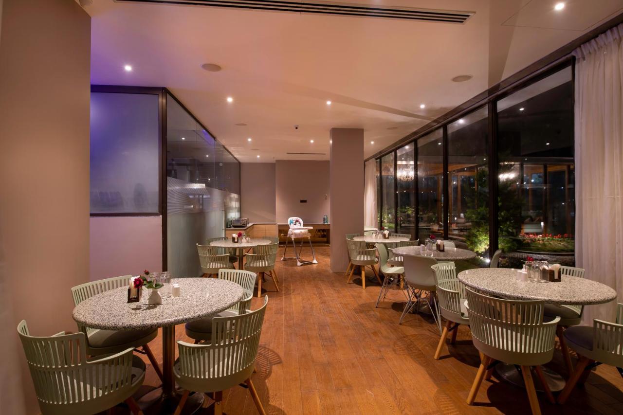 Leela Resort, The Exotic Boutique Hotel - Pure Veg มหาบาเลชวาร์ ภายนอก รูปภาพ
