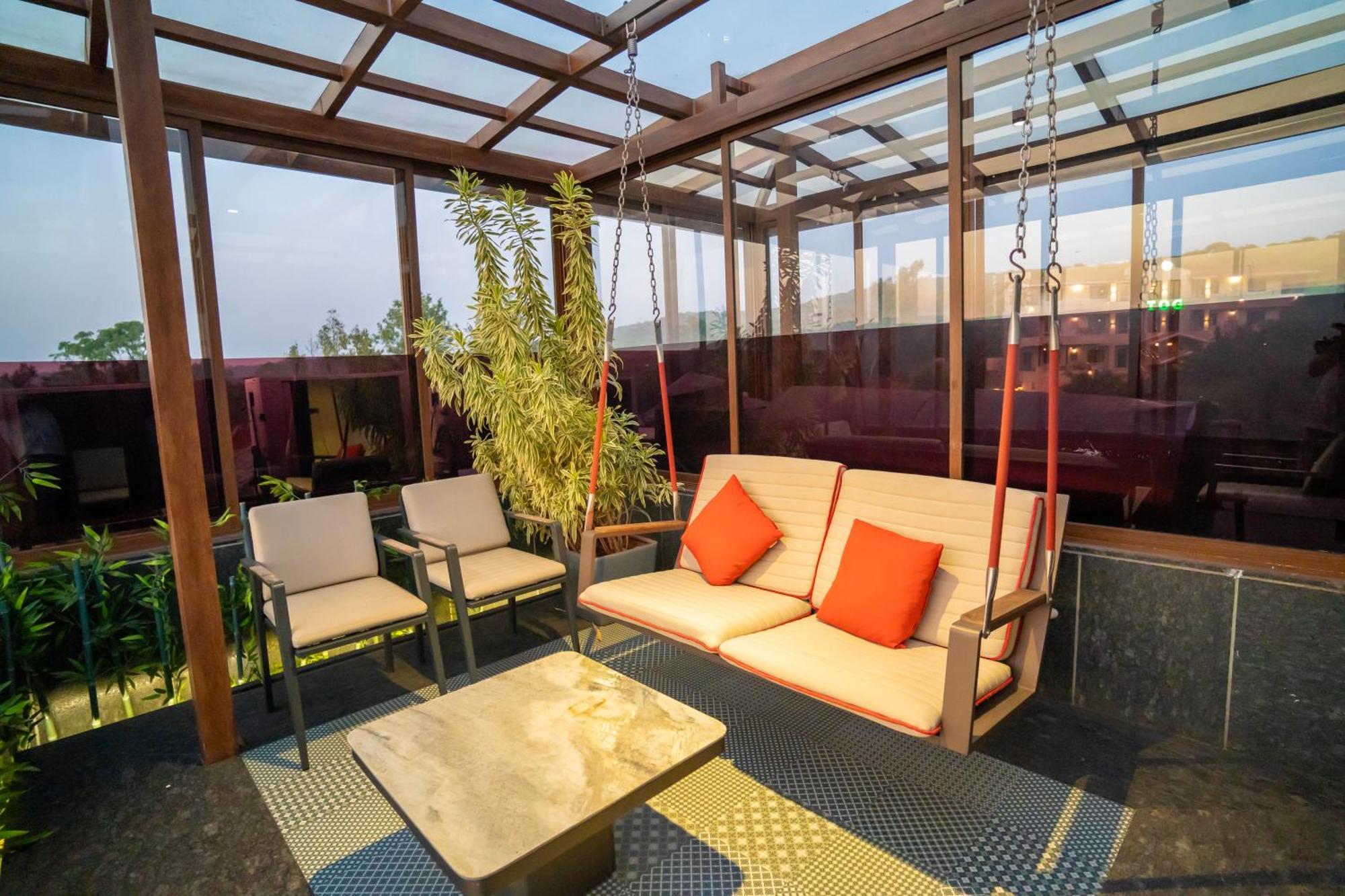 Leela Resort, The Exotic Boutique Hotel - Pure Veg มหาบาเลชวาร์ ภายนอก รูปภาพ