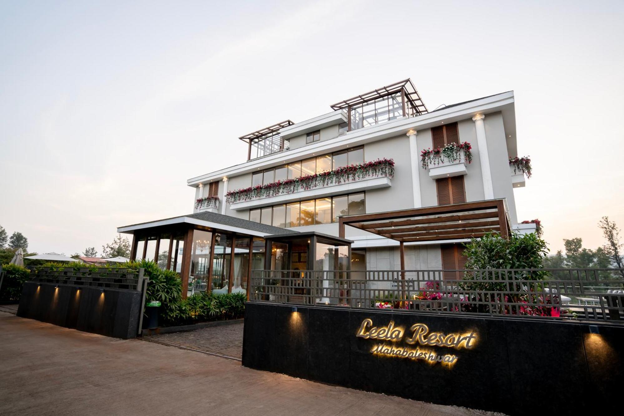 Leela Resort, The Exotic Boutique Hotel - Pure Veg มหาบาเลชวาร์ ภายนอก รูปภาพ